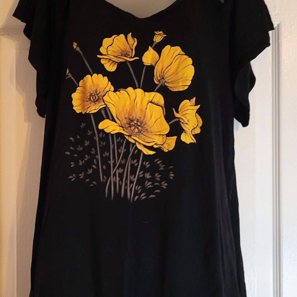 Torrid Black Tee with Yellow Floral Design Ptp 26 X 29 L